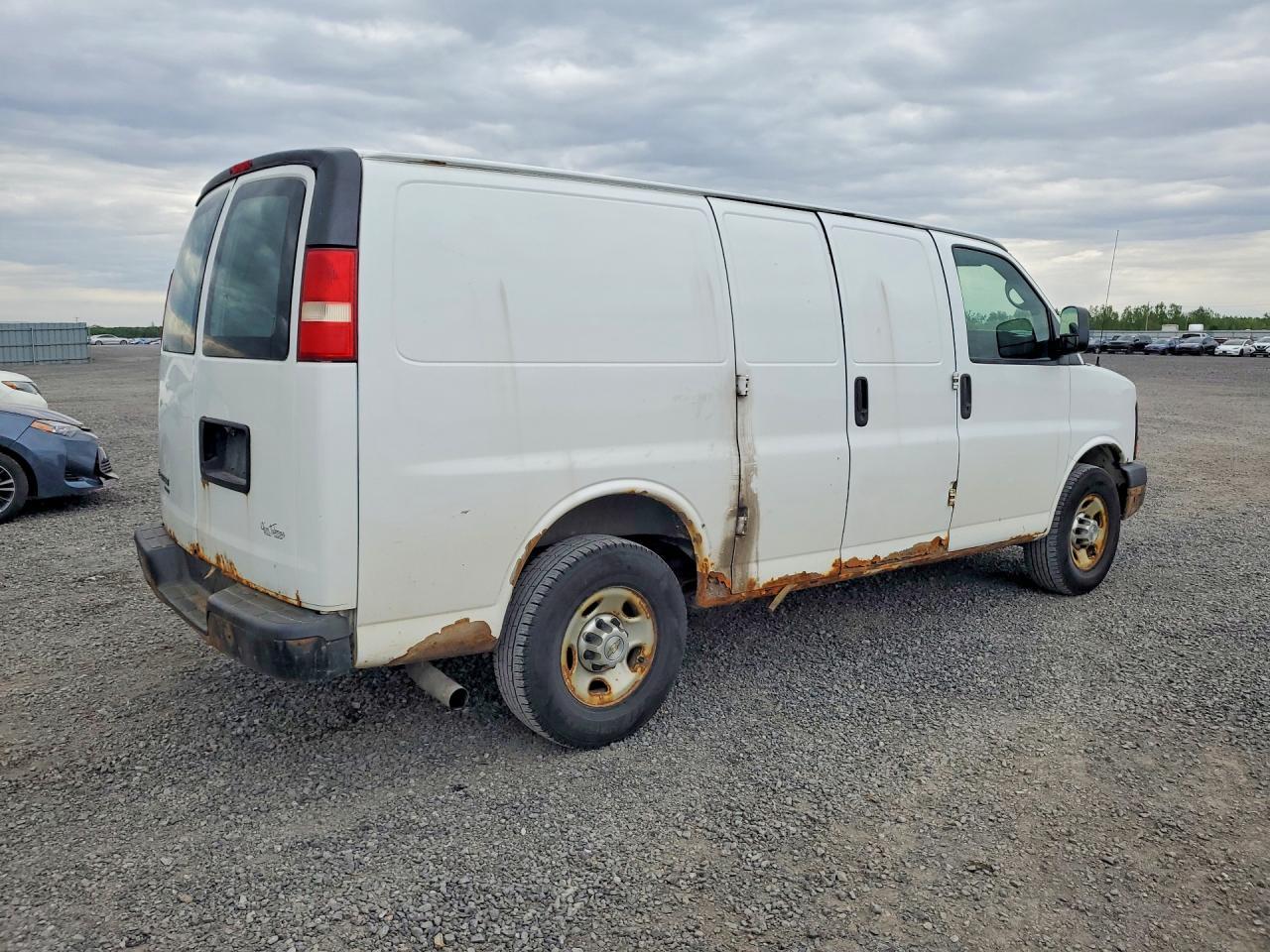 2013 CHEVROLET EXPRESS 2500