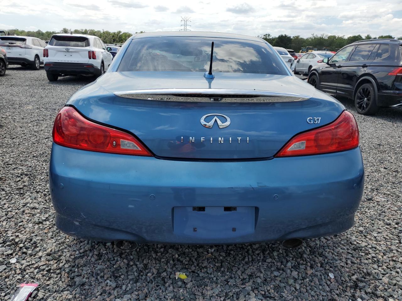2013 INFINITI G37