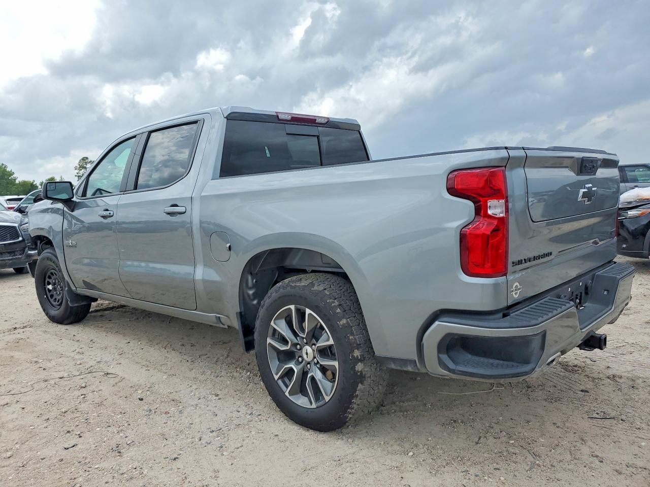 2024 CHEVROLET Silverado