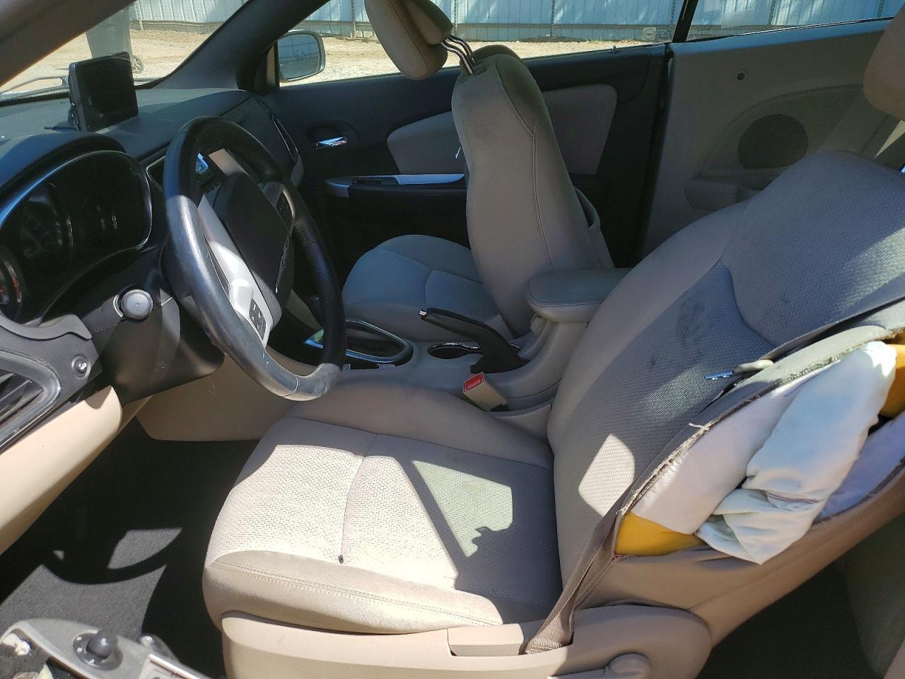 2013 CHRYSLER 200