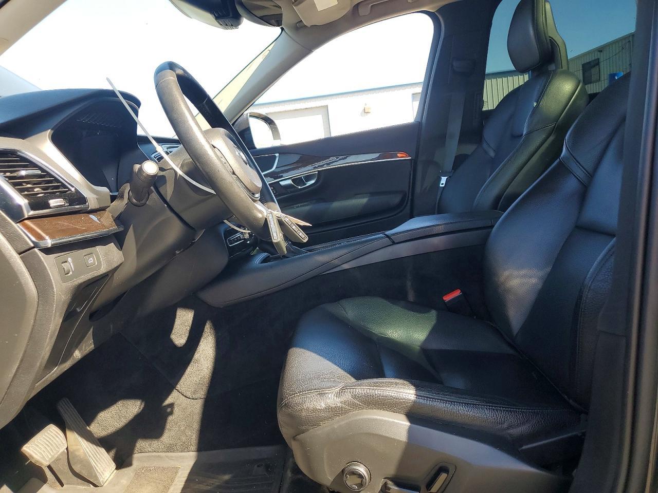 2016 VOLVO XC90