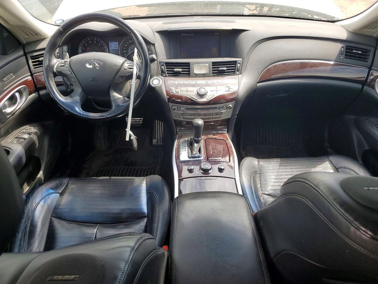 2011 INFINITI M56