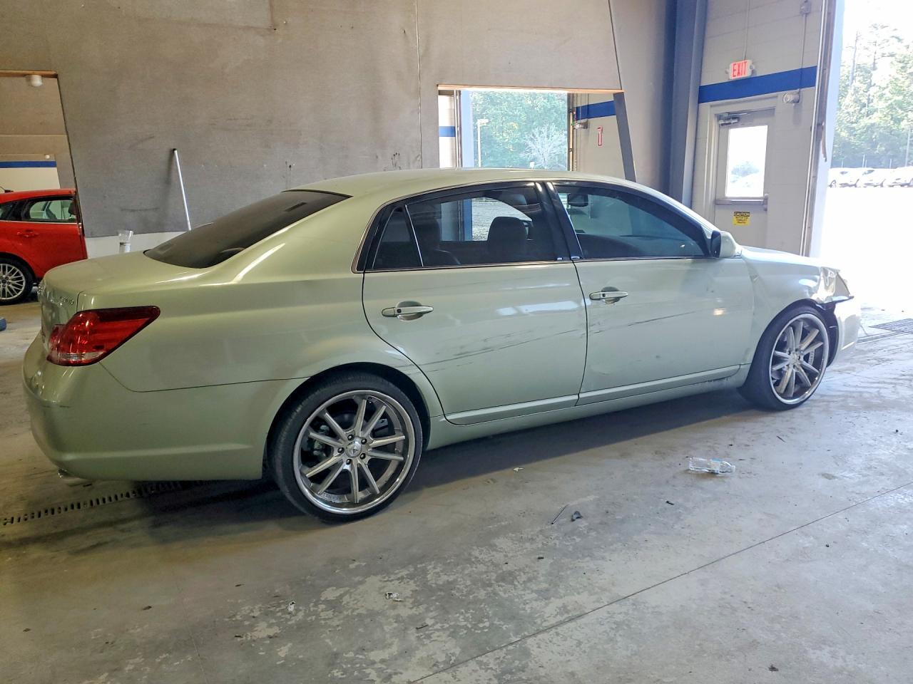 2006 TOYOTA Avalon