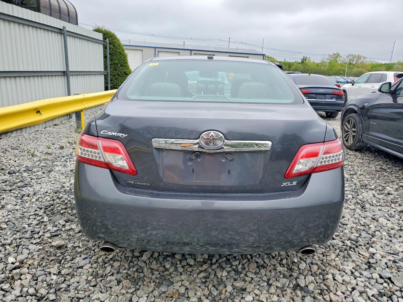 2011 TOYOTA CAMRY