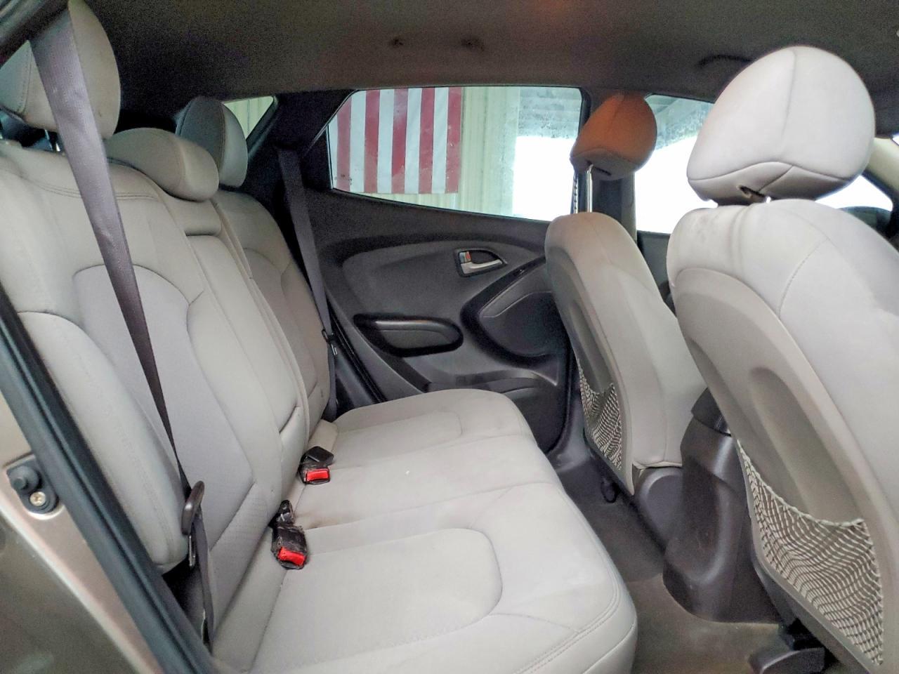 2010 HYUNDAI TUCSON