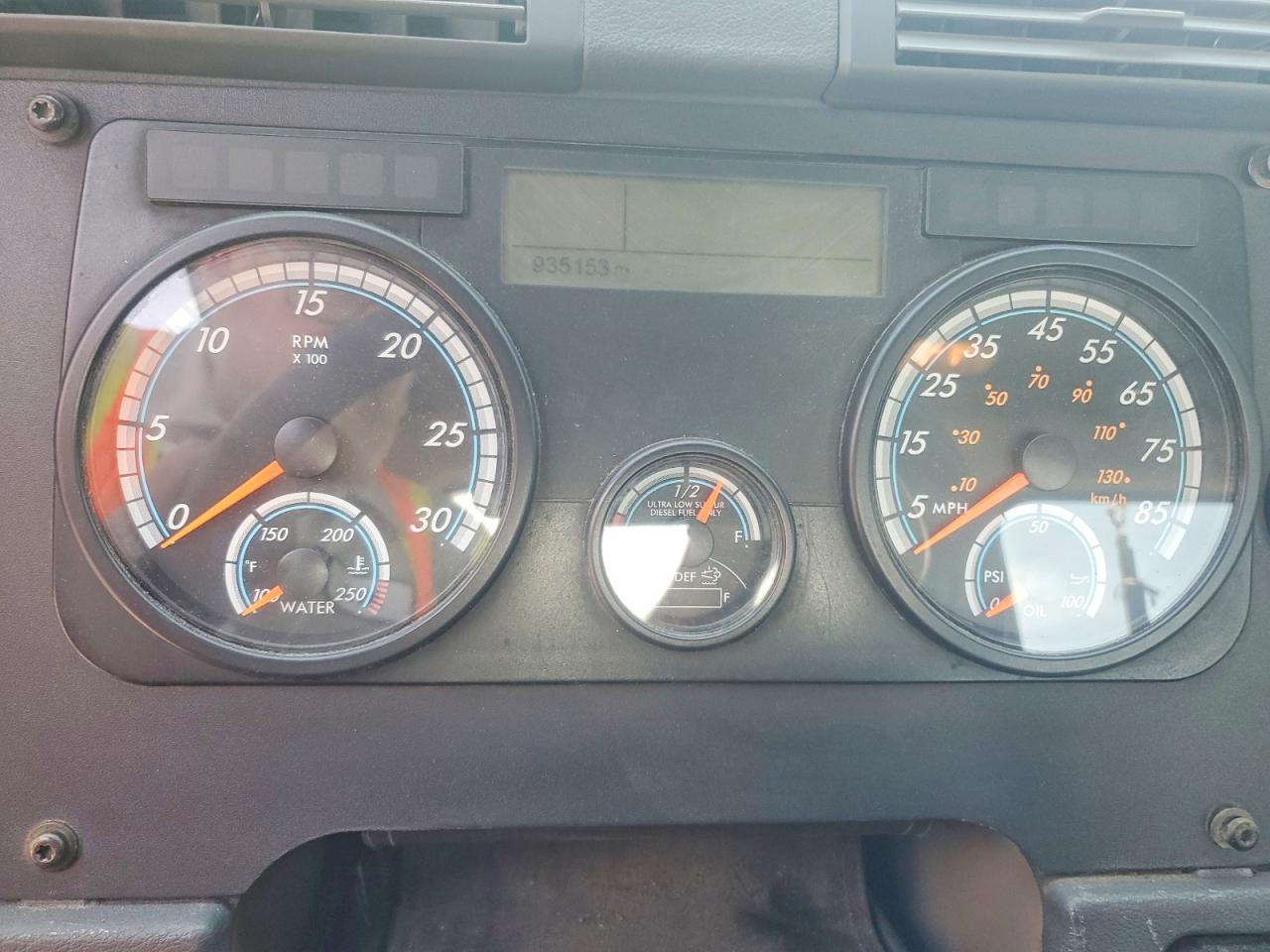 2016 FREIGHTLINER Cascadia 113