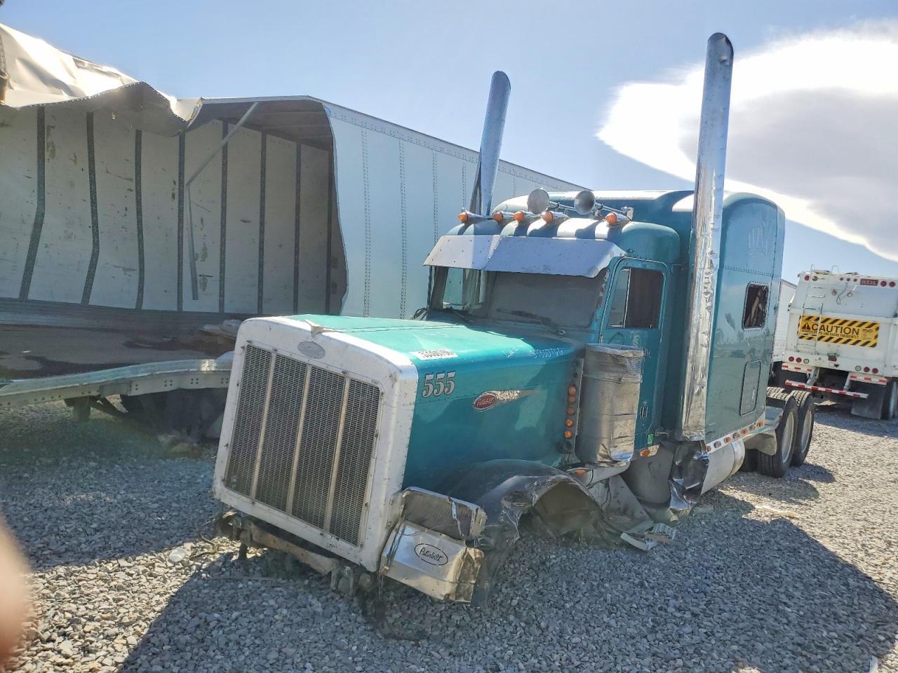 2004 PETERBILT 379