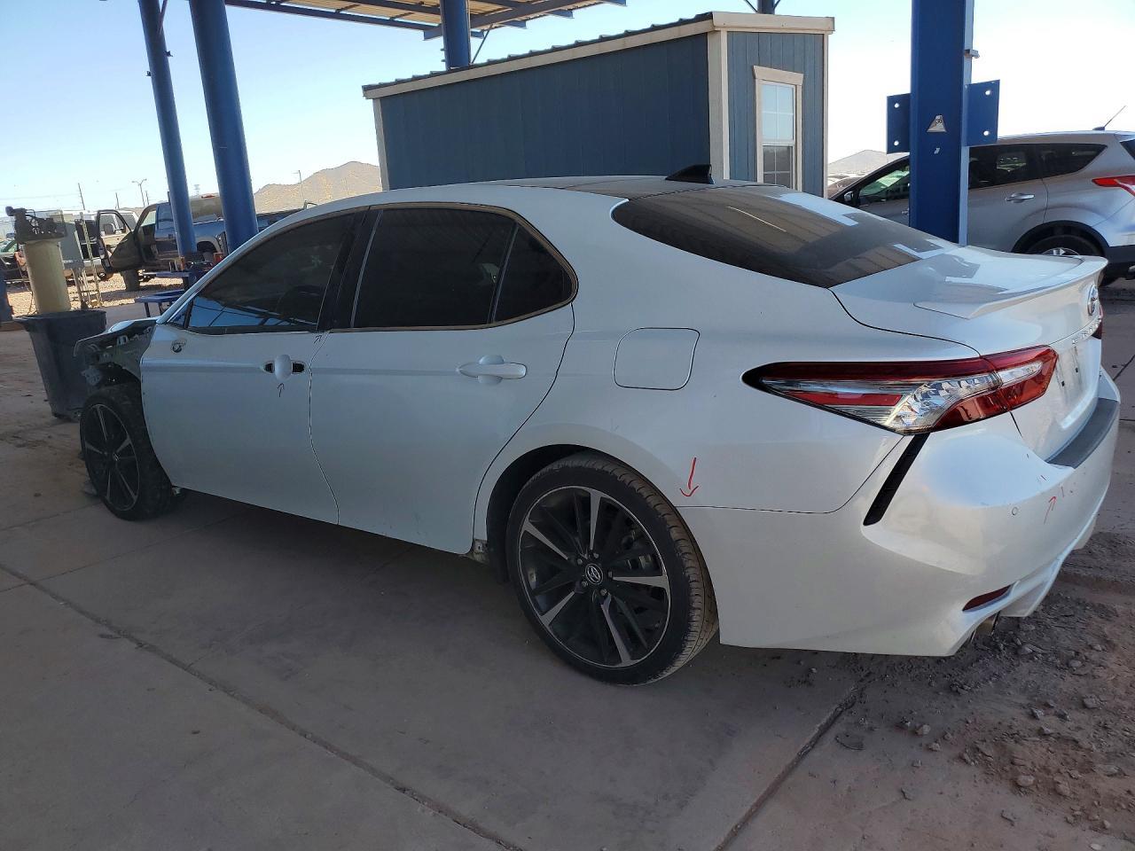 2018 TOYOTA CAMRY