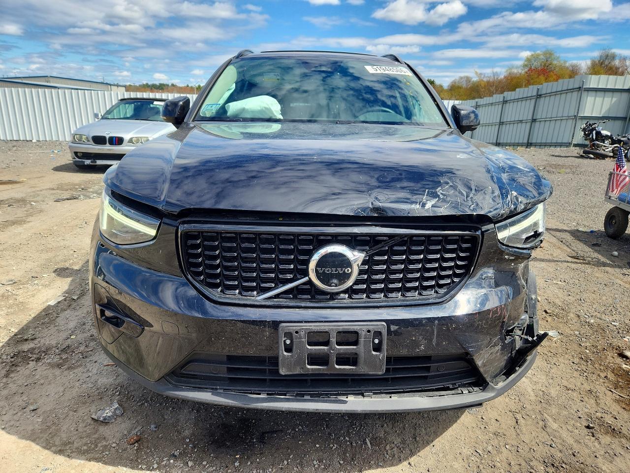 2025 VOLVO XC40