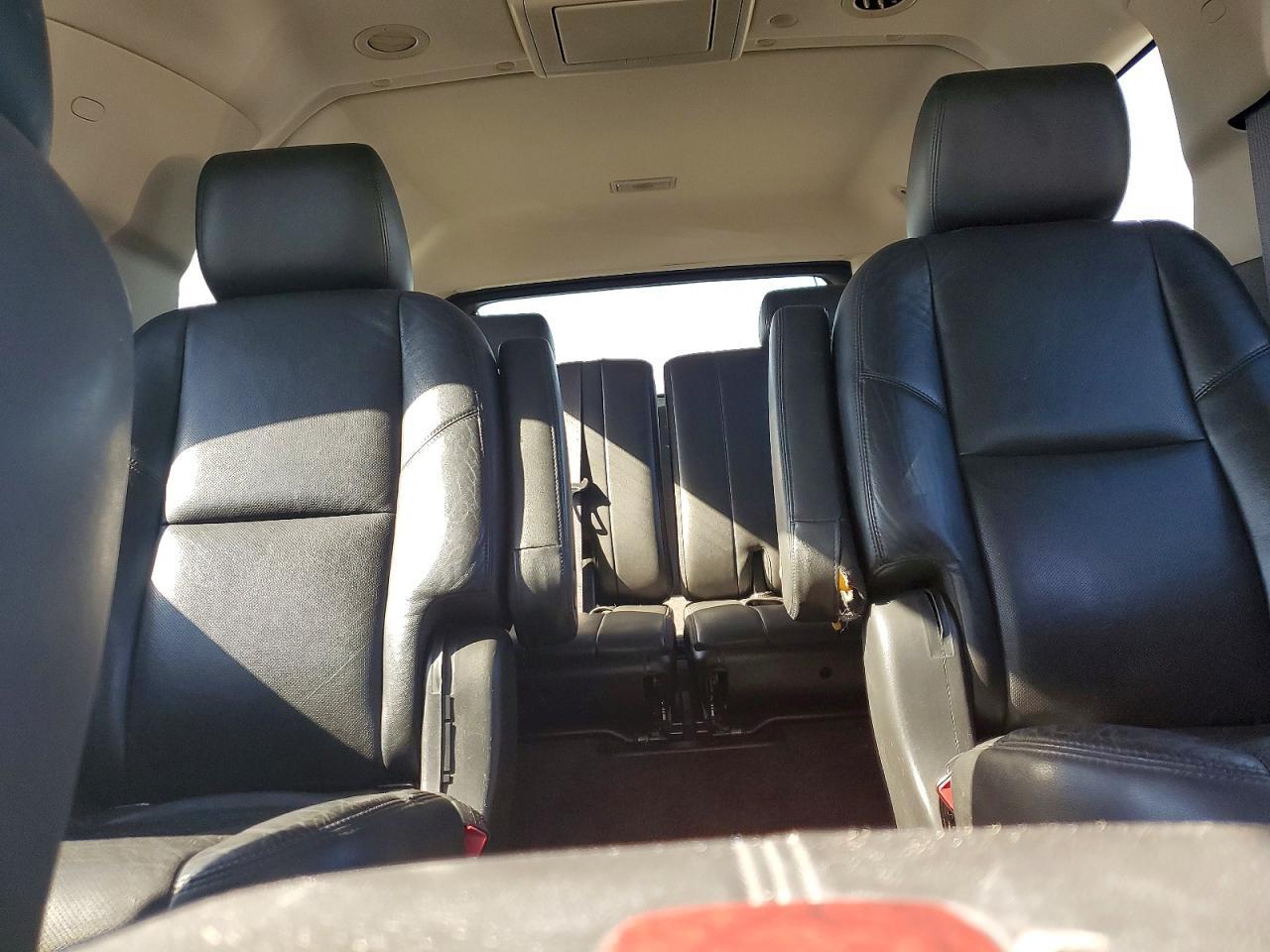 2011 CADILLAC Escalade ESV