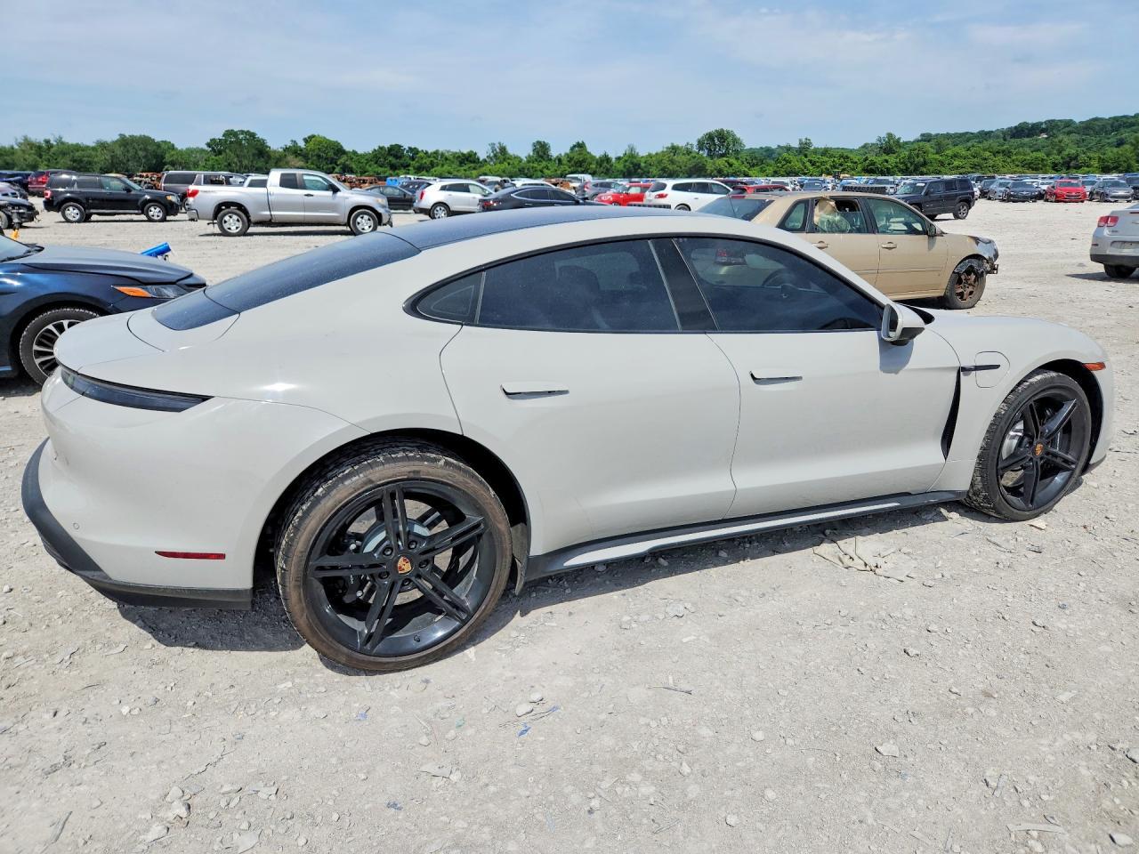 2021 PORSCHE Taycan