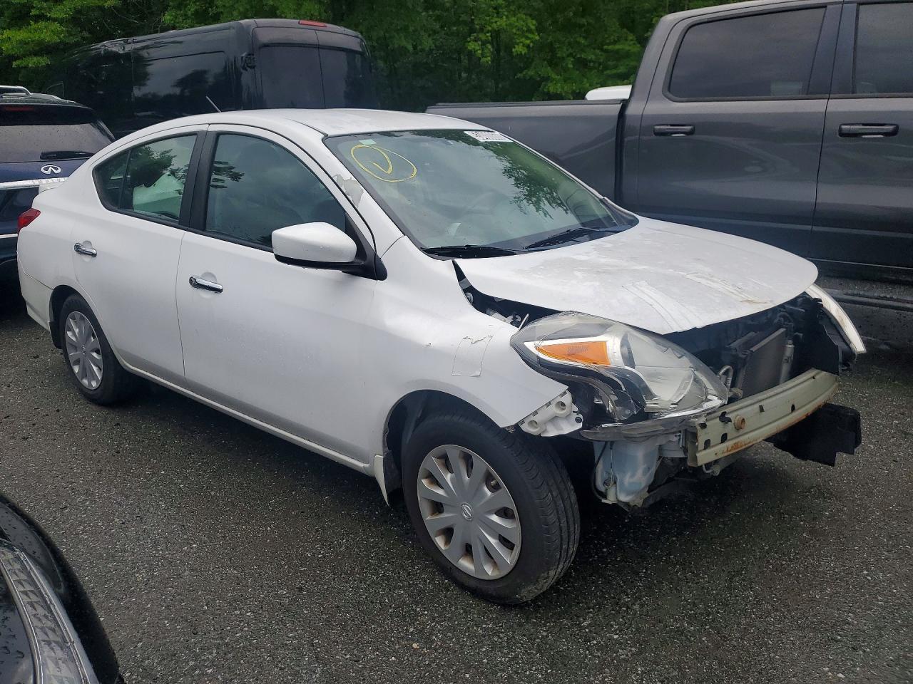 2018 NISSAN VERSA