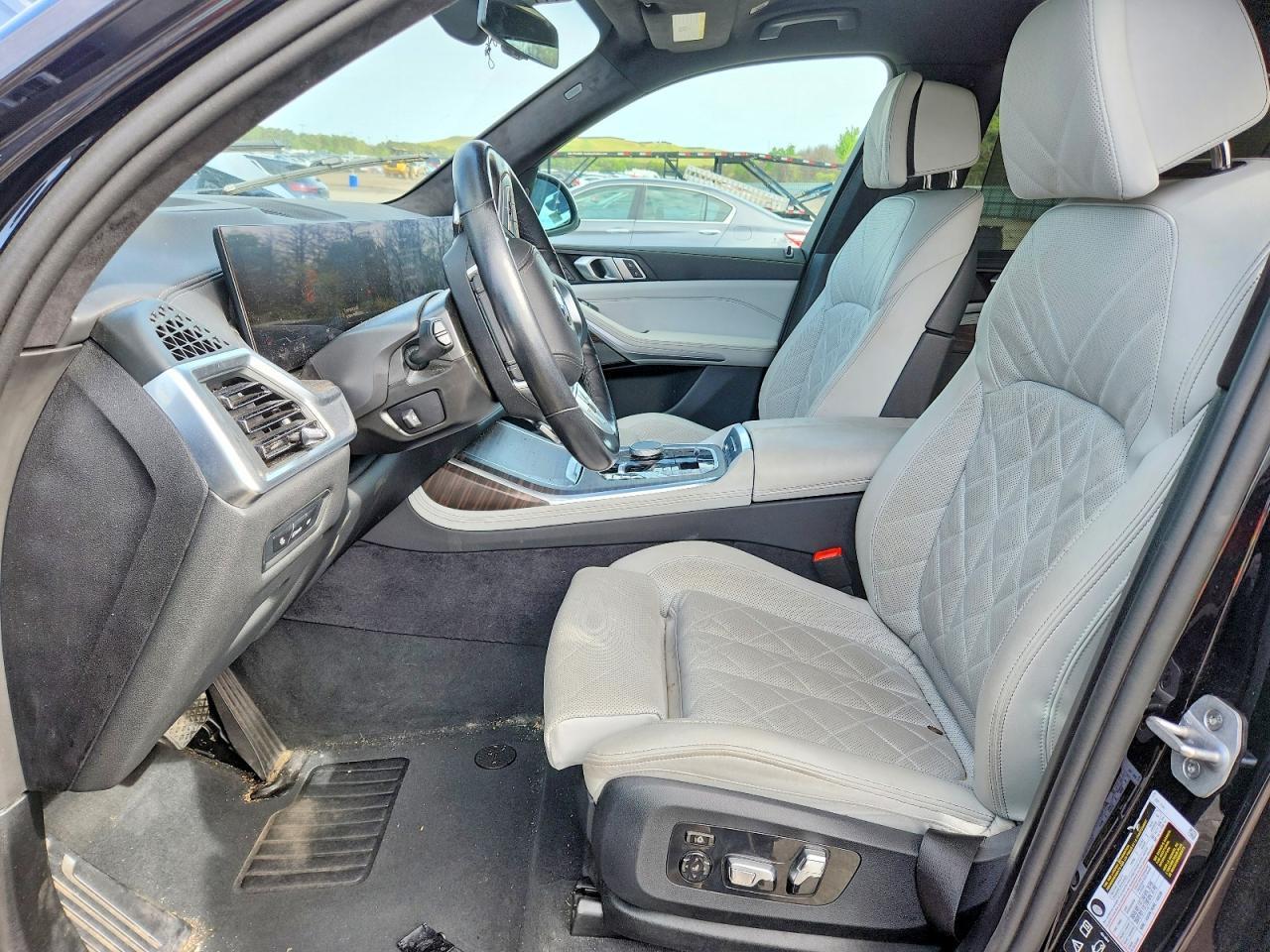 2025 BMW X7