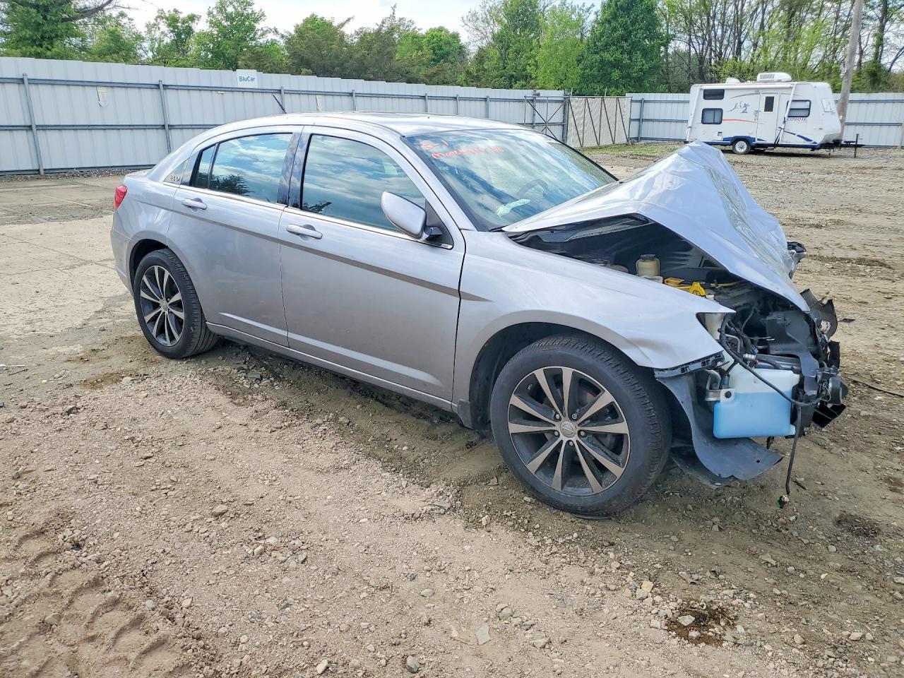2013 CHRYSLER 200