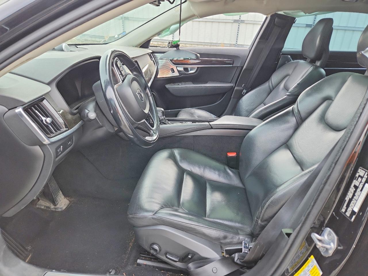 2018 VOLVO S90