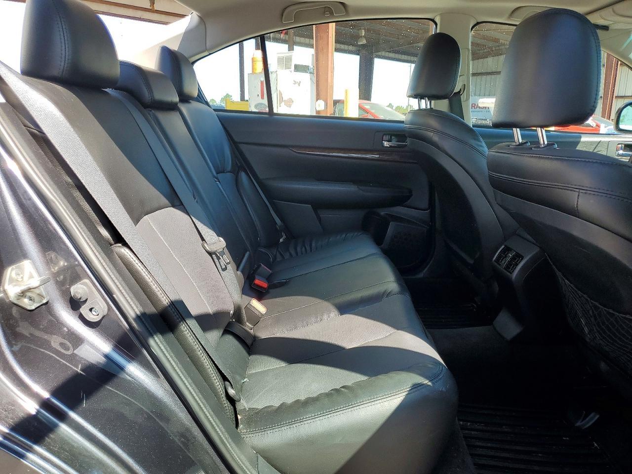 2013 SUBARU Legacy