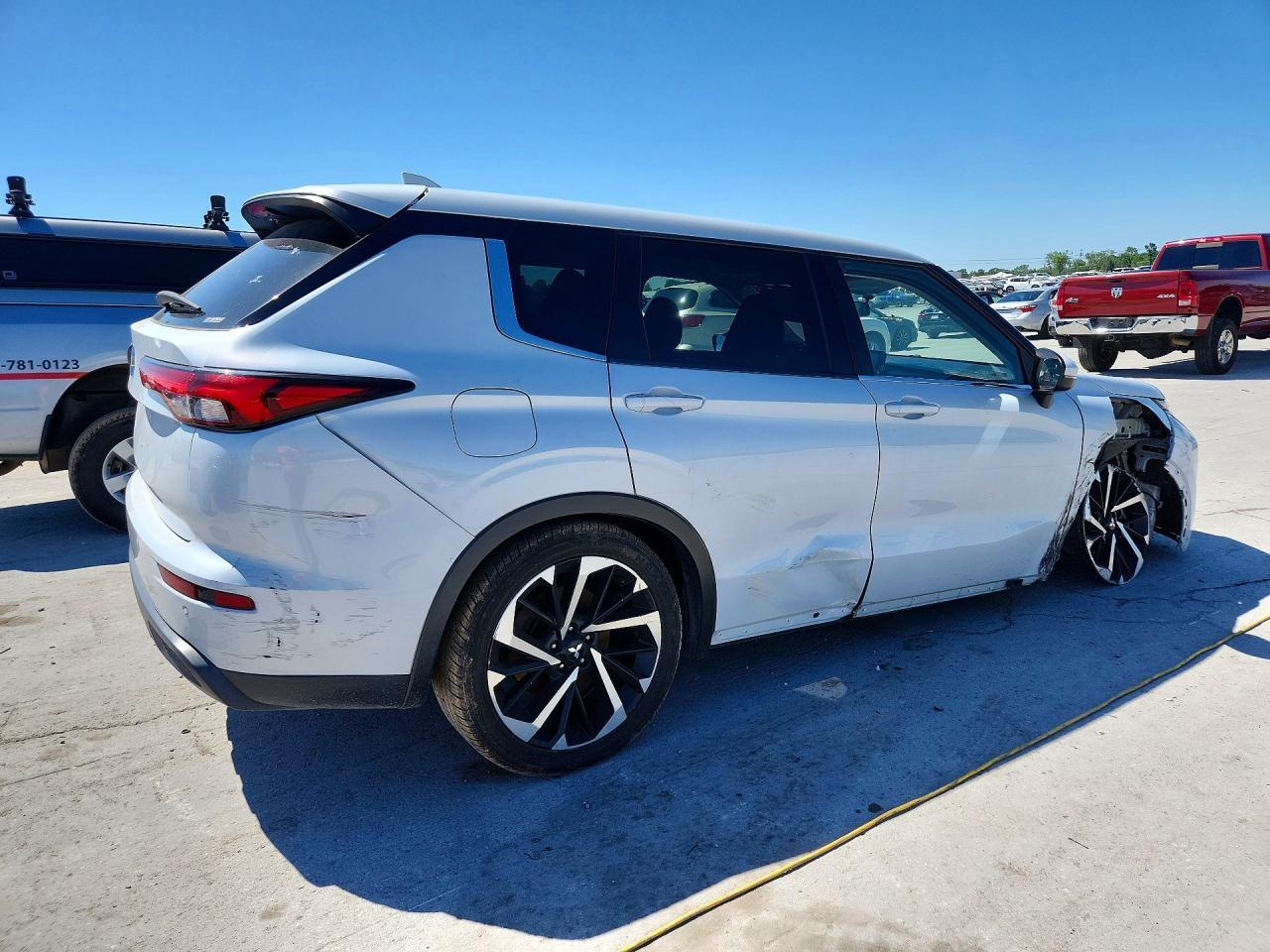 2022 MITSUBISHI outlander