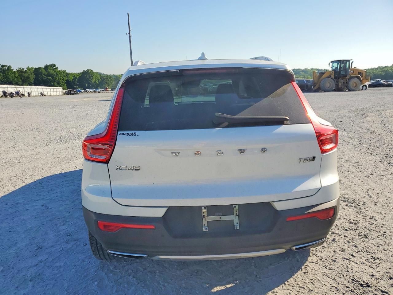 2020 VOLVO XC40