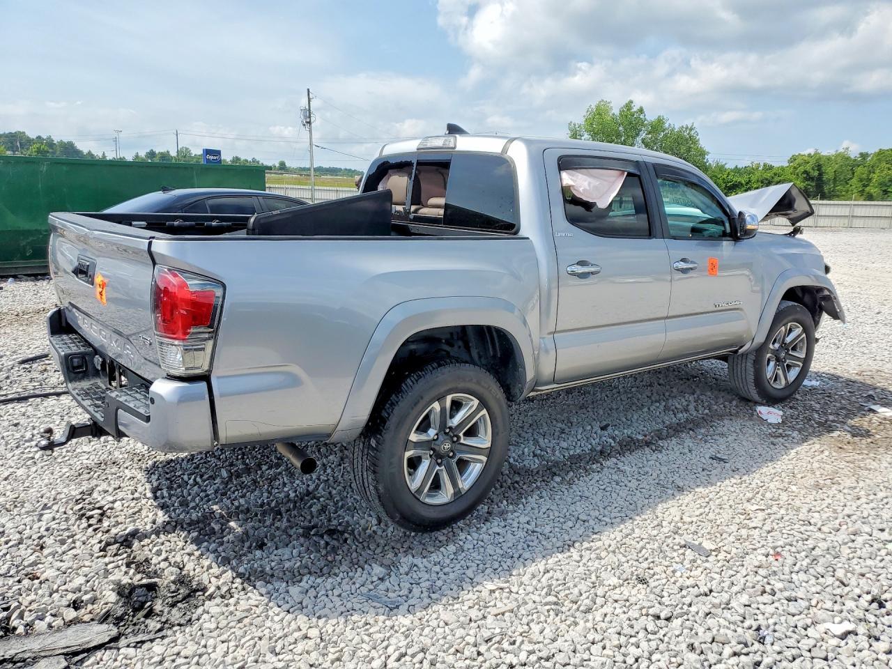 2017 TOYOTA TACOMA