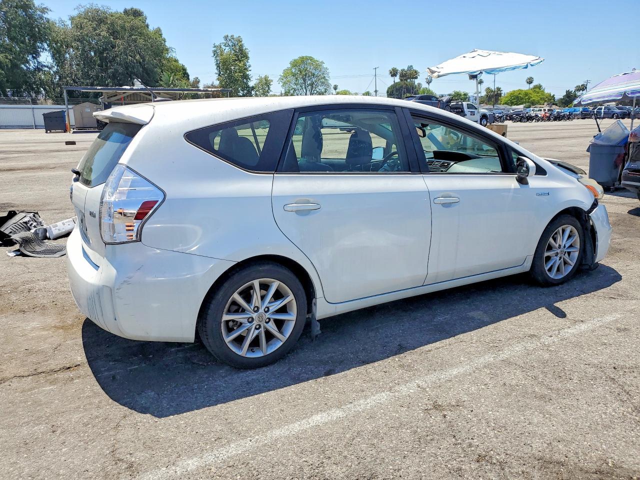 2014 TOYOTA PRIUS V