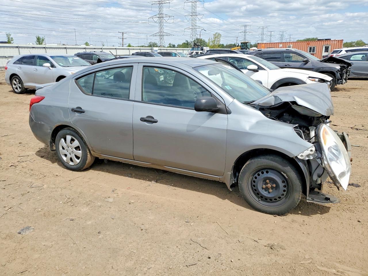 2014 NISSAN VERSA