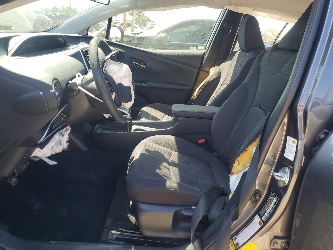 2016 TOYOTA PRIUS