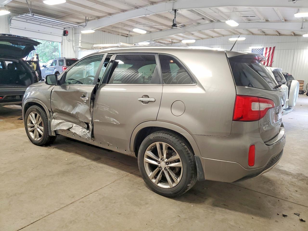 2015 KIA Carnival