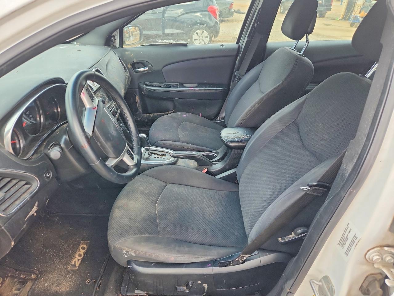 2012 CHRYSLER 200
