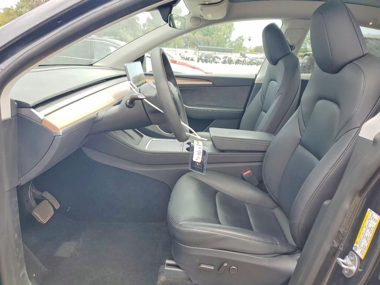 2024 TESLA MODEL Y