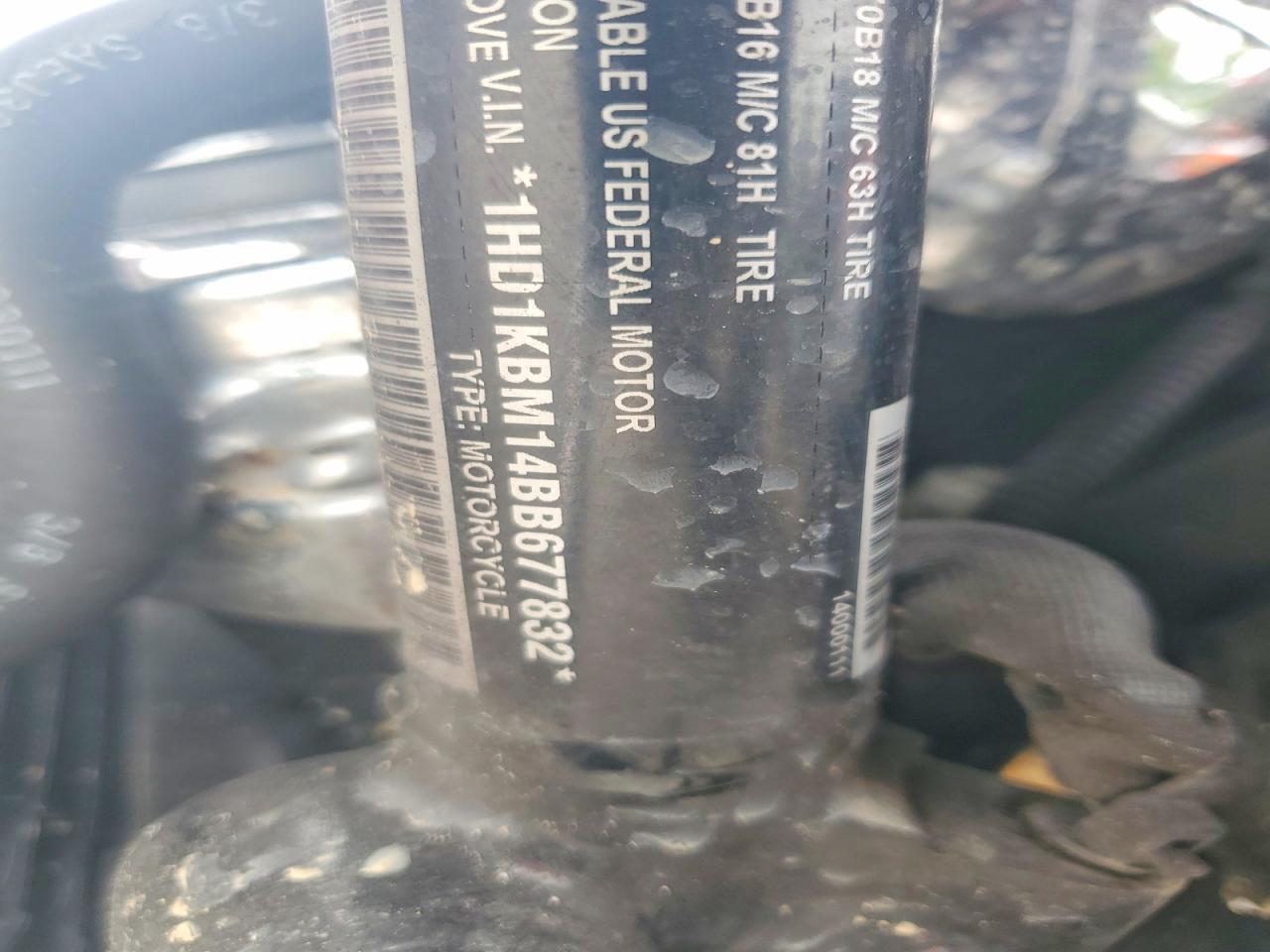 2011 HARLEY-DAVIDSON FLHX