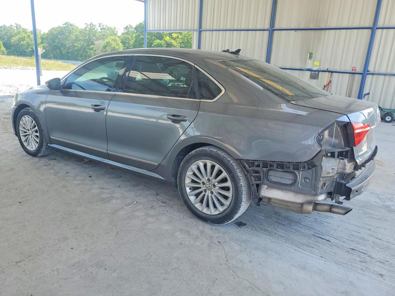 2016 VOLKSWAGEN Passat