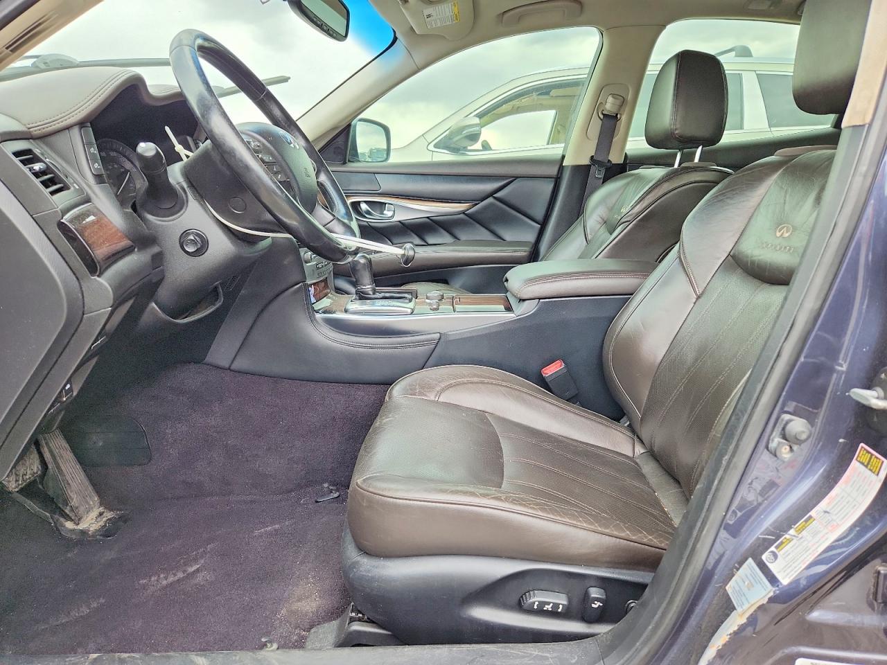 2011 INFINITI M37