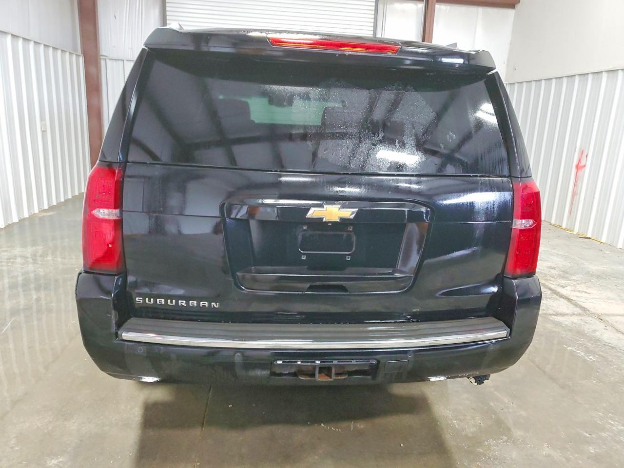 2016 CHEVROLET Suburban