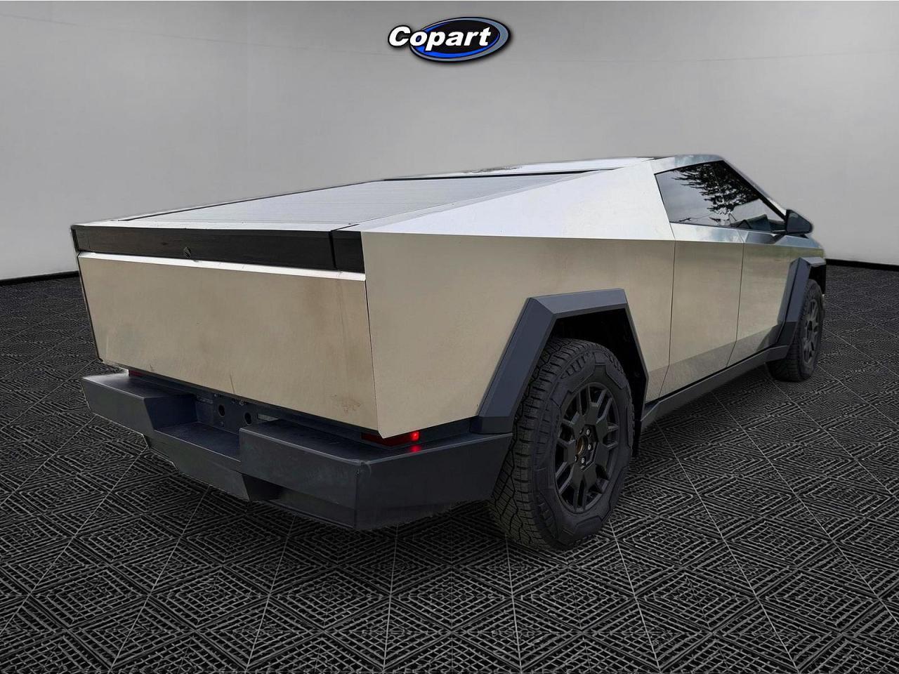 2024 TESLA Cybertruck