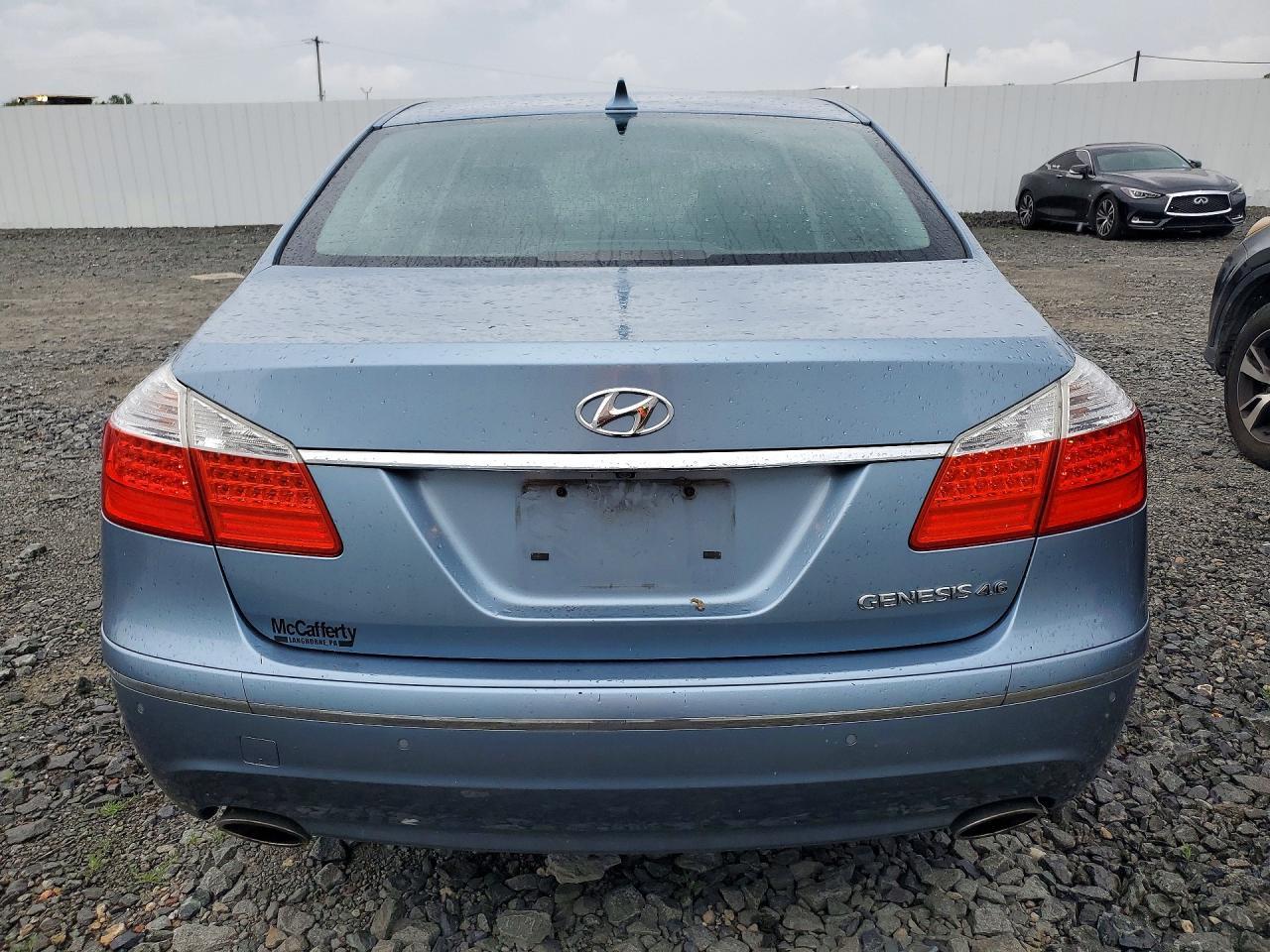 2010 HYUNDAI GENESIS