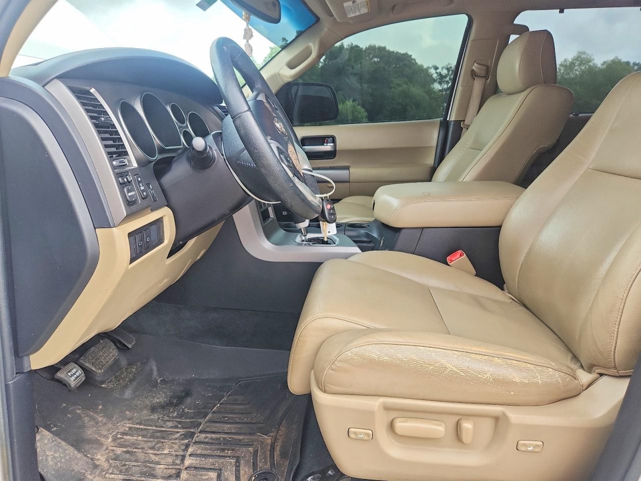 2015 TOYOTA Sequoia
