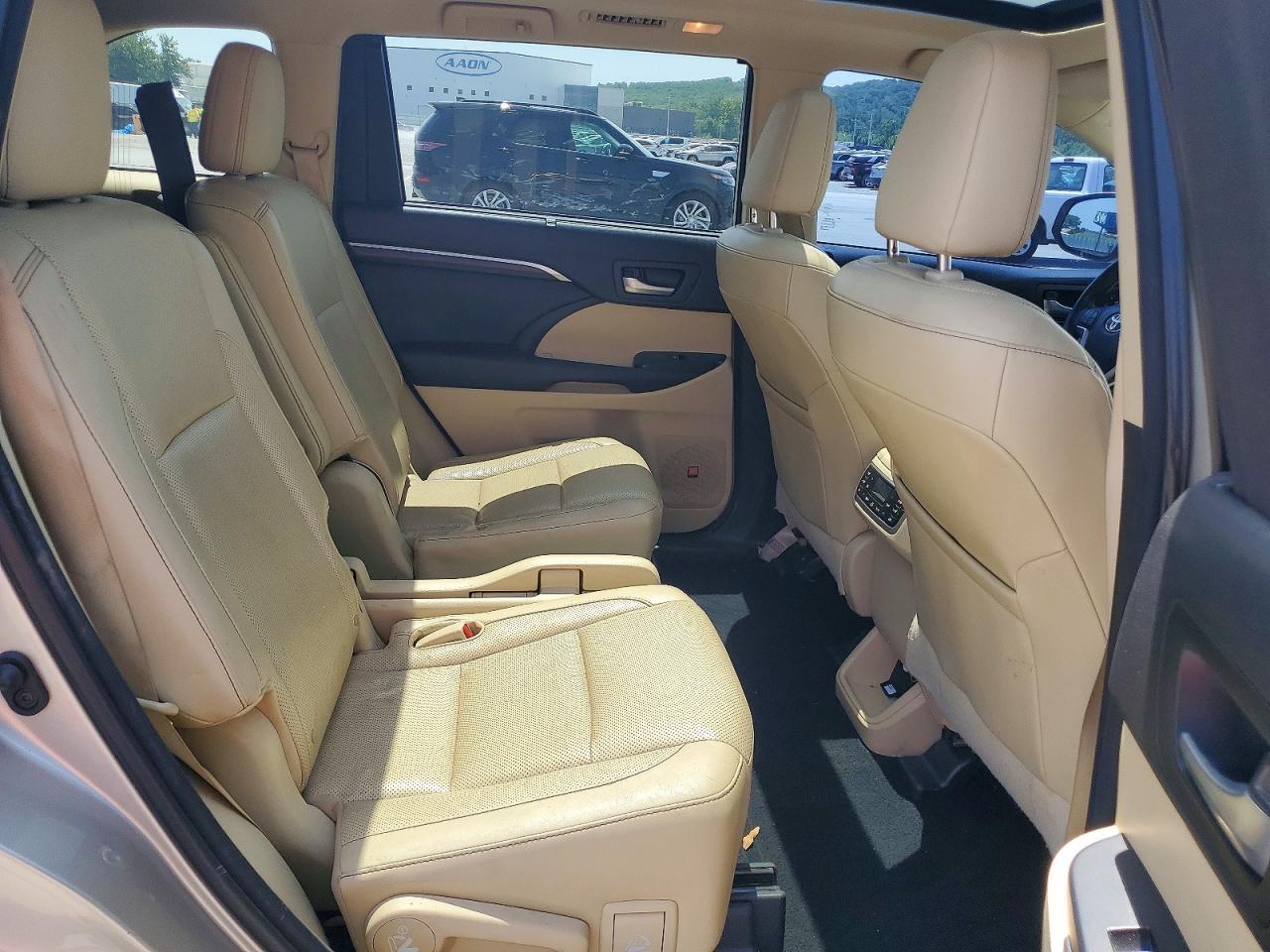 2015 TOYOTA HIGHLANDER
