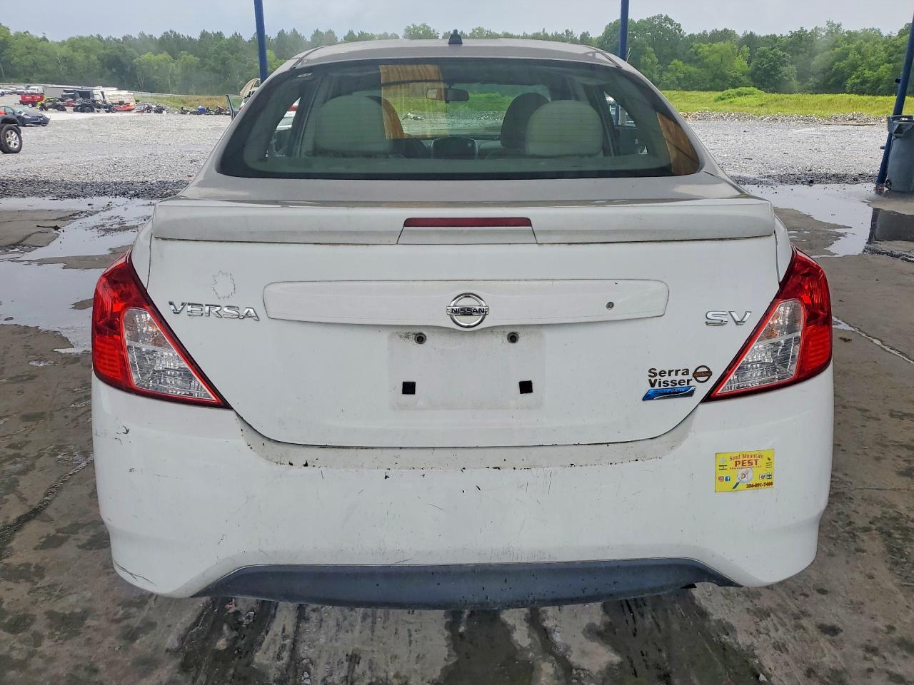2015 NISSAN VERSA