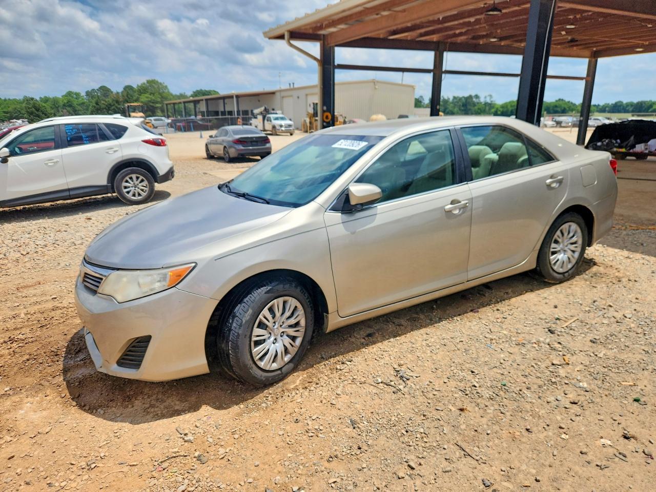 2014 TOYOTA CAMRY