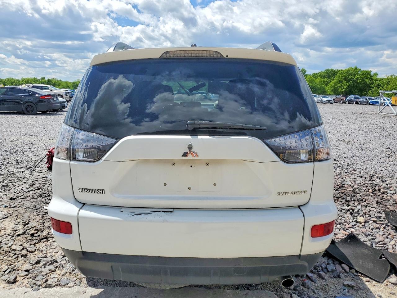 2013 MITSUBISHI outlander