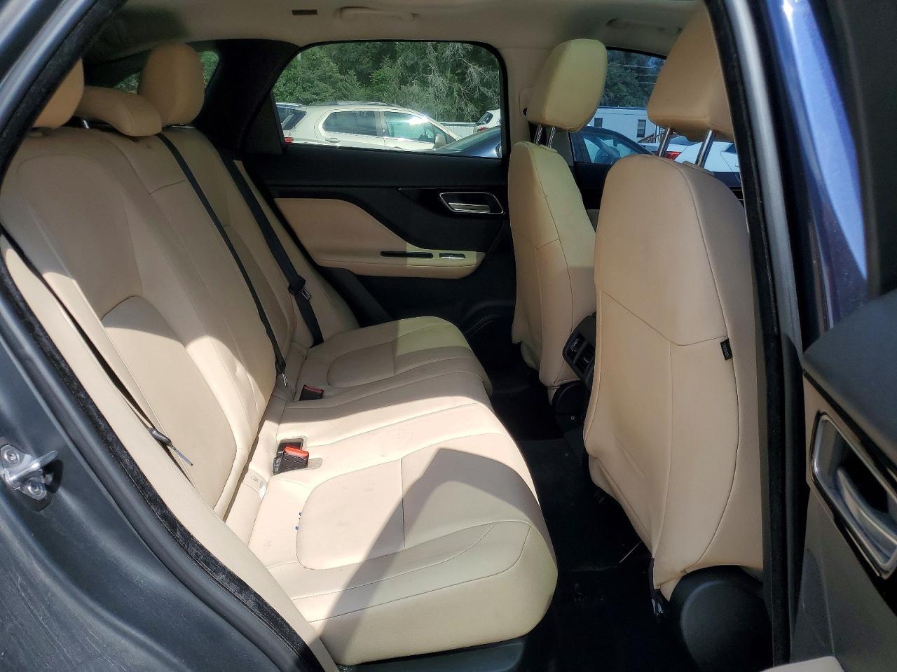 2018 JAGUAR F-Pace