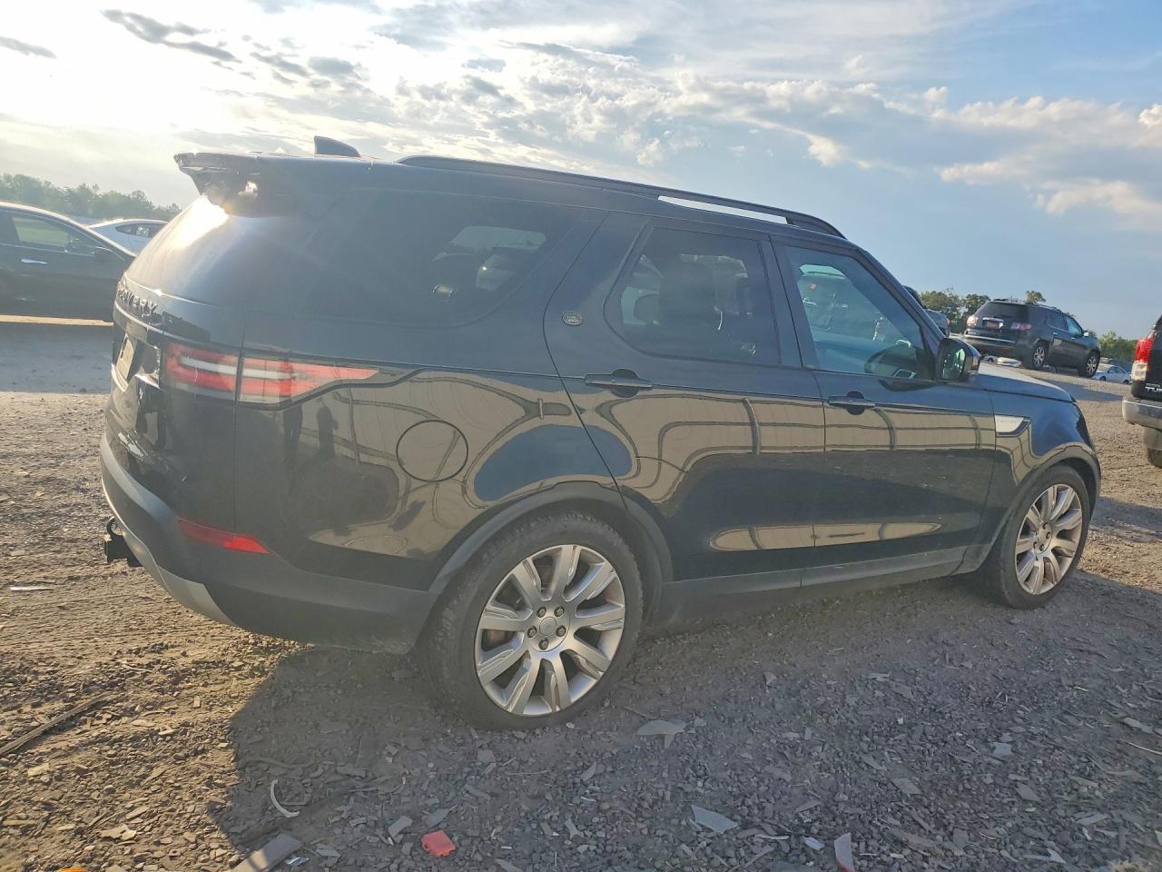 2017 LAND ROVER Discovery