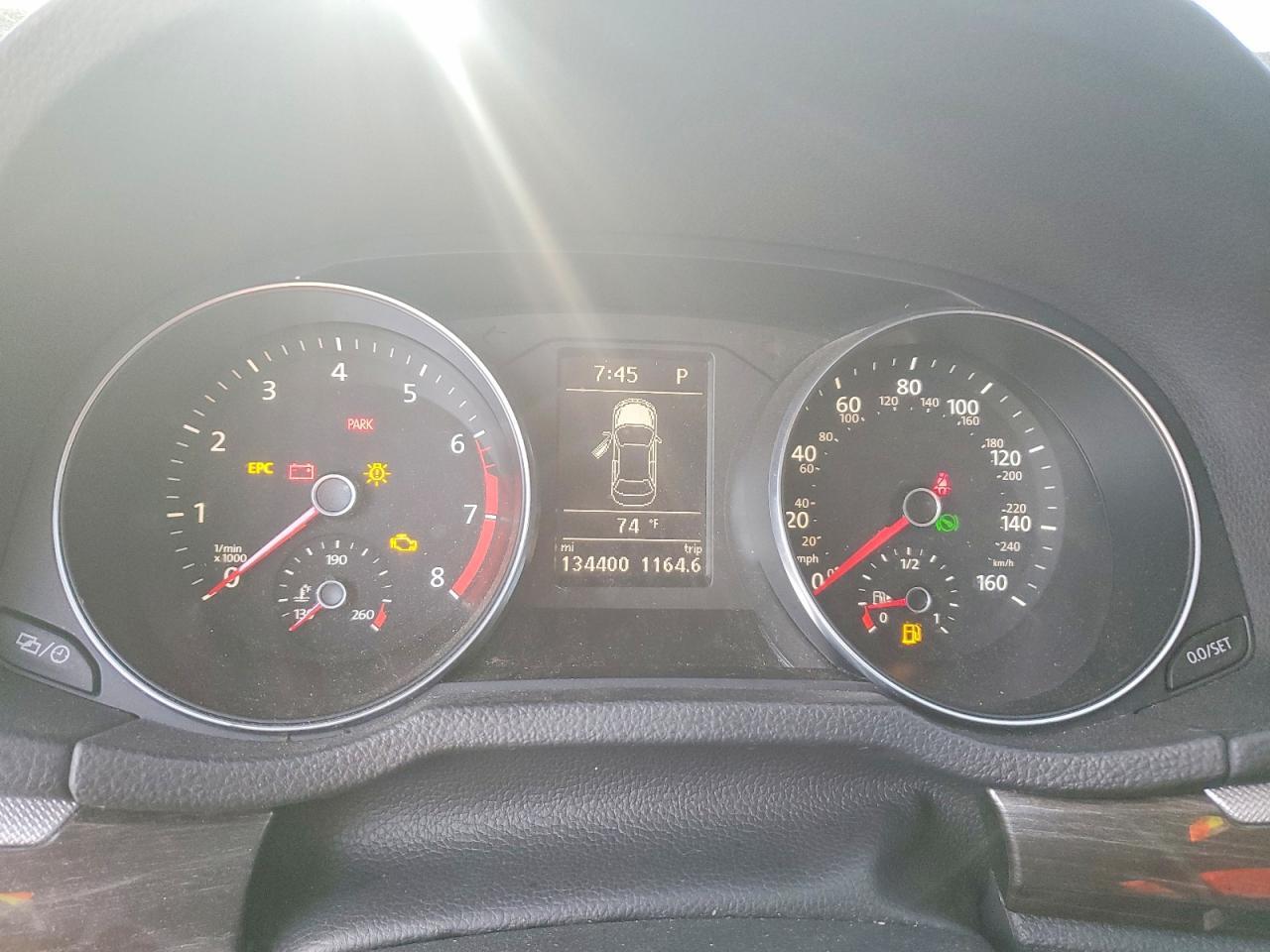 2016 VOLKSWAGEN Passat
