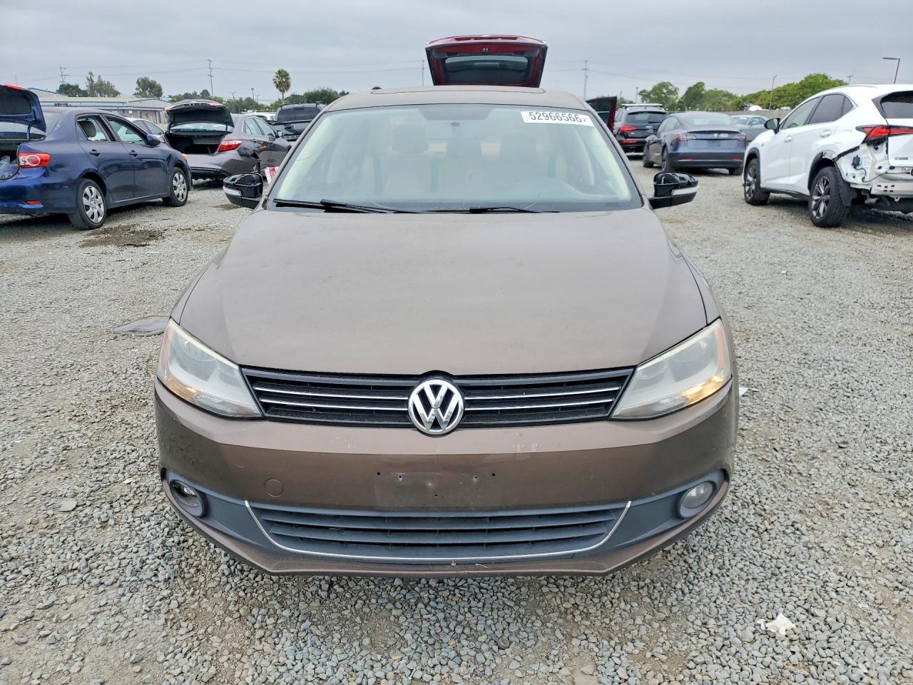 2011 VOLKSWAGEN JETTA