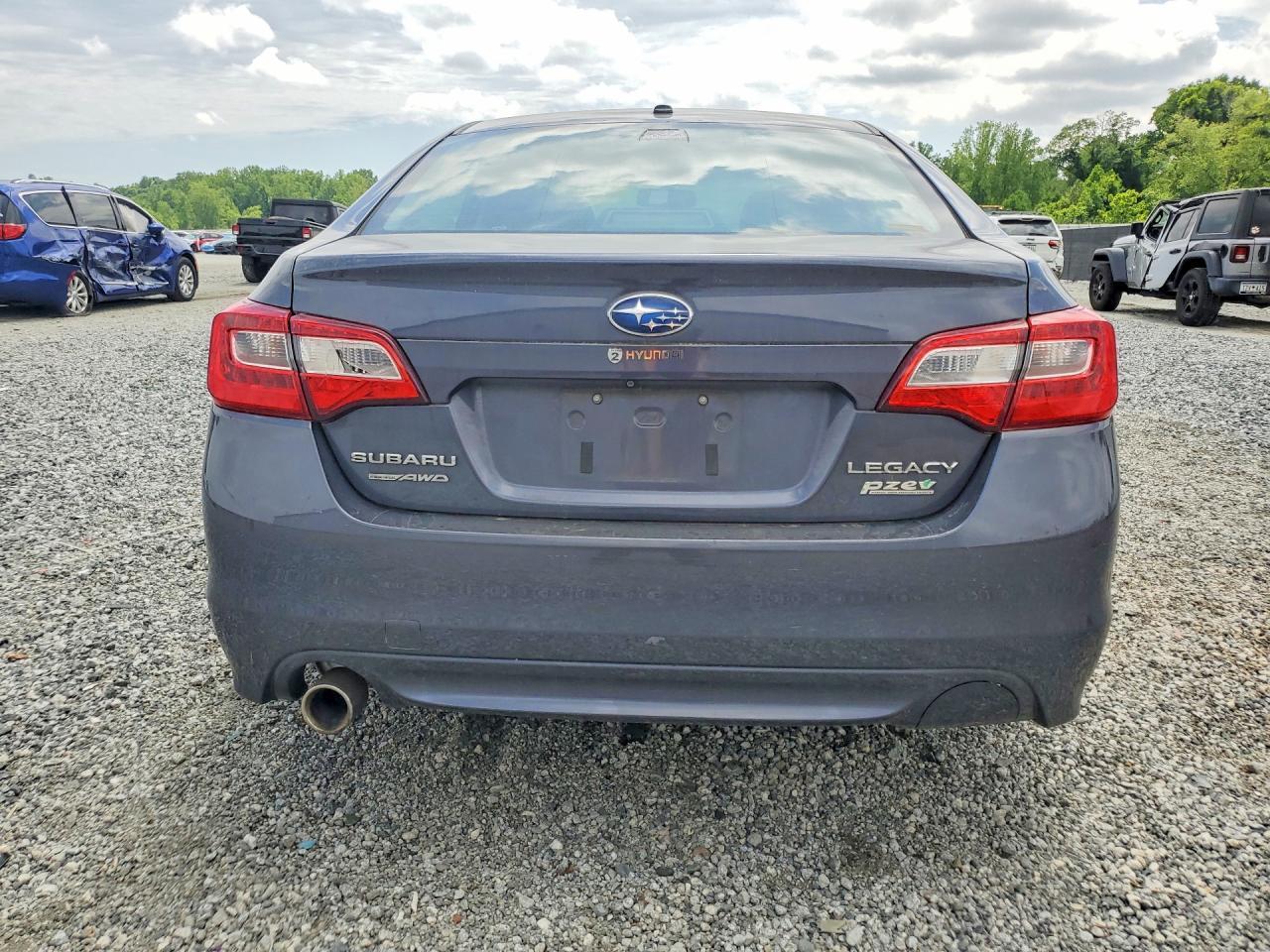 2015 SUBARU Legacy