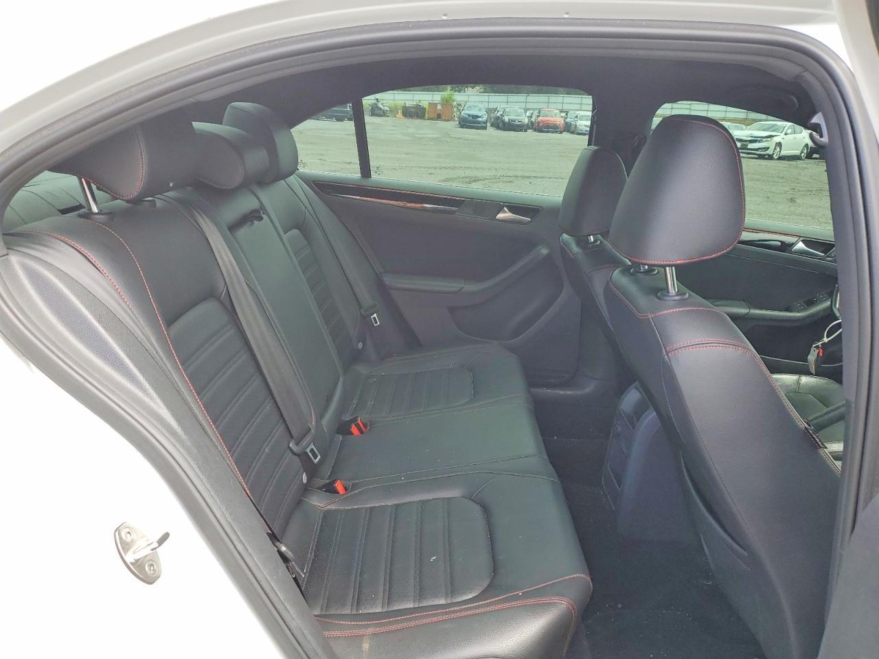 2016 VOLKSWAGEN JETTA