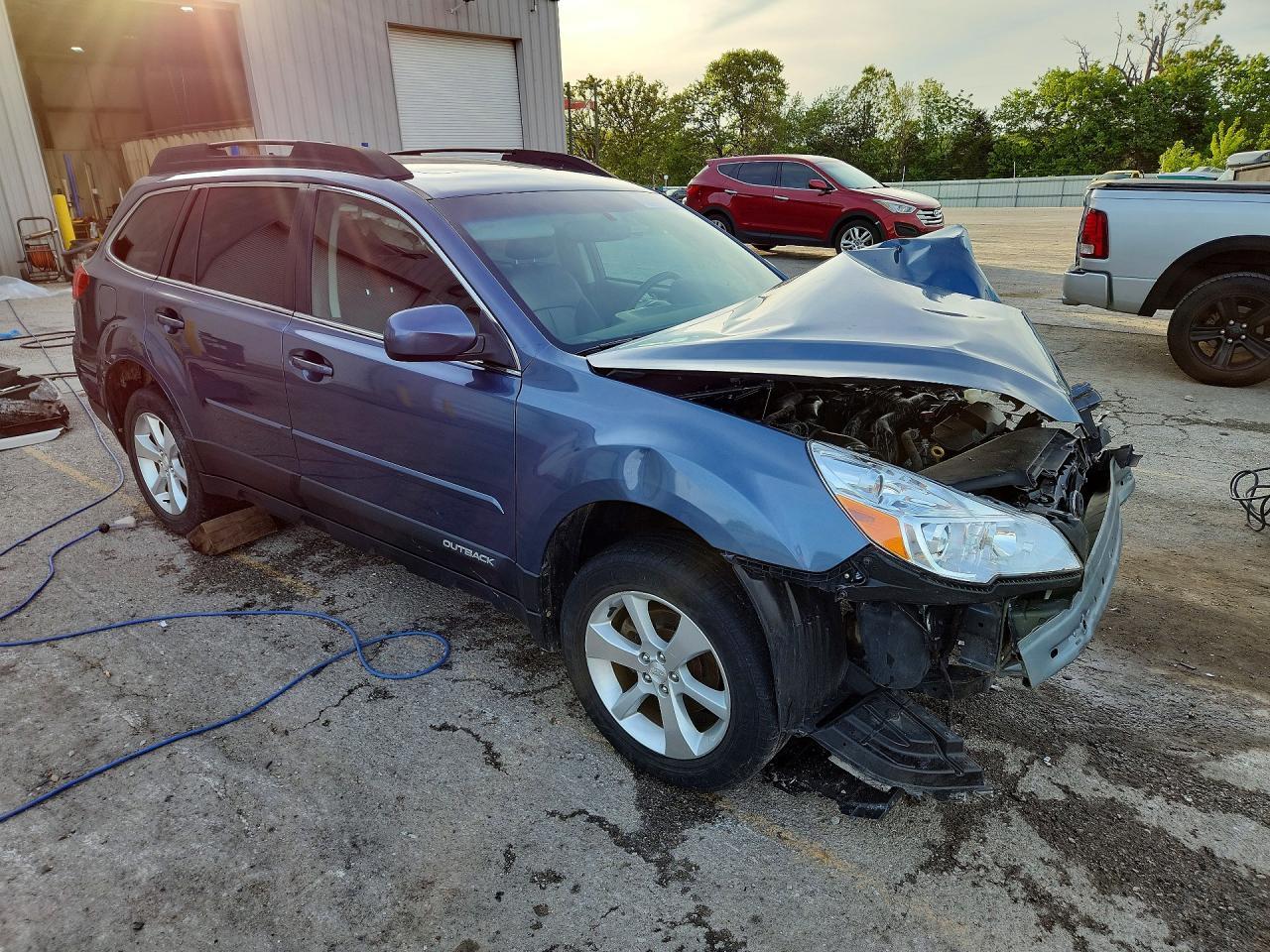 2013 SUBARU Outback