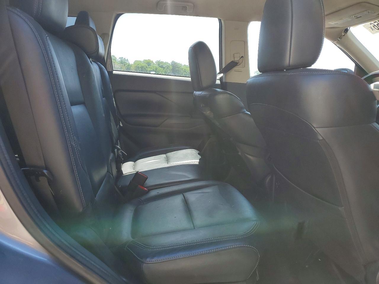 2019 MITSUBISHI outlander