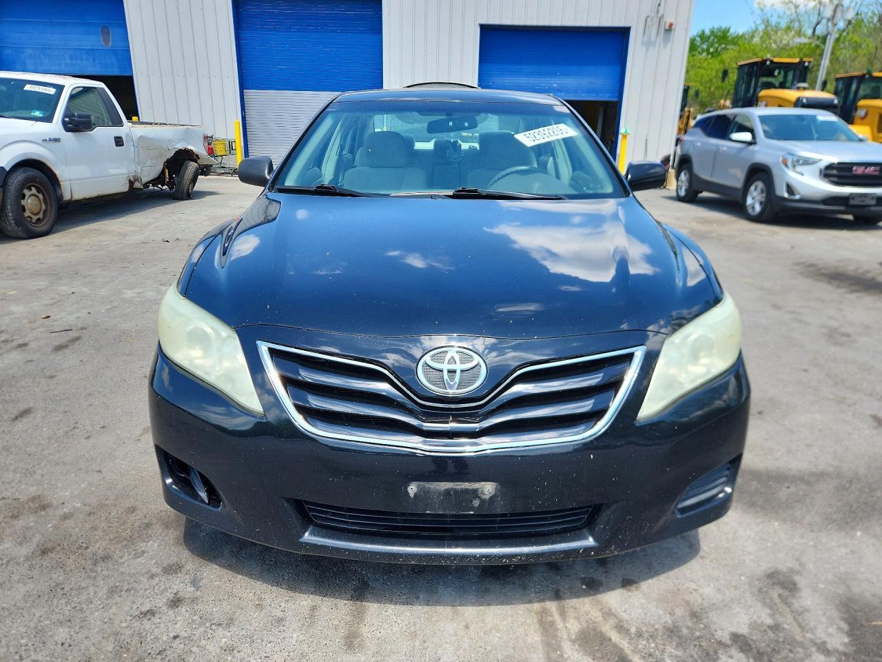 2011 TOYOTA CAMRY