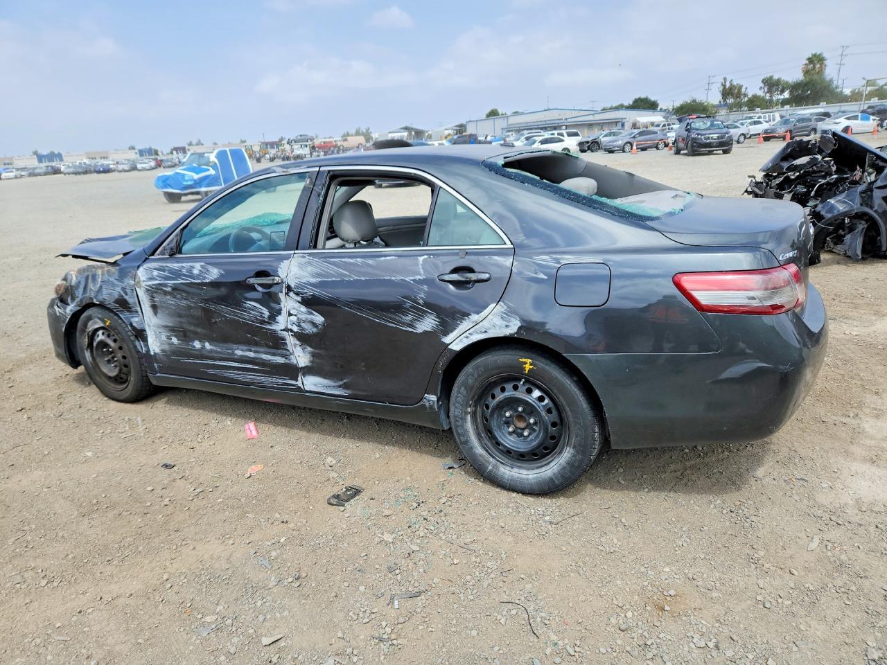 2011 TOYOTA CAMRY